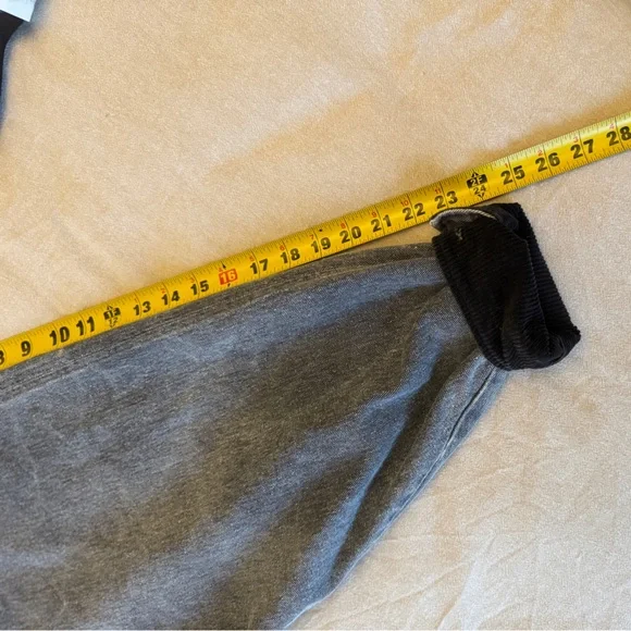 Vintage Woolrich Black Denim Chore Coat
Corduroy collar + cuffs - Buffalo plaid - Picture 12 of 13